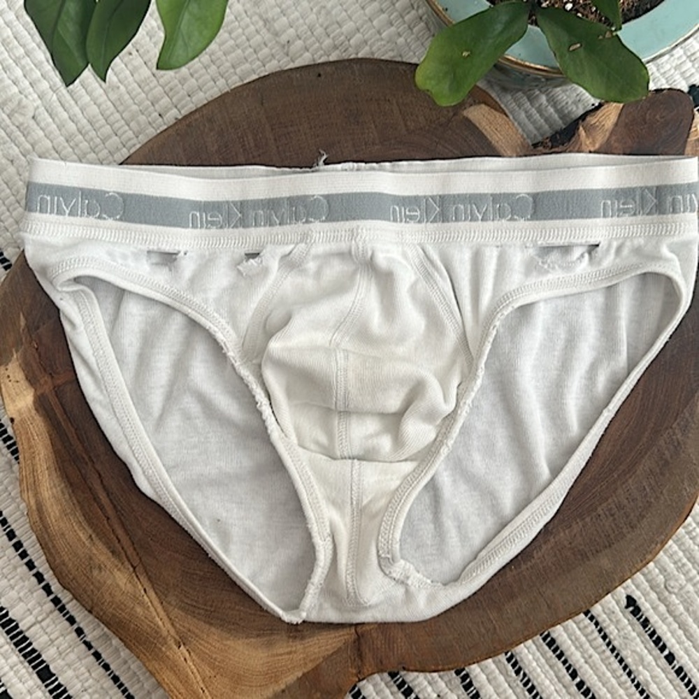 Calvin Klein - Picture 9 of 17